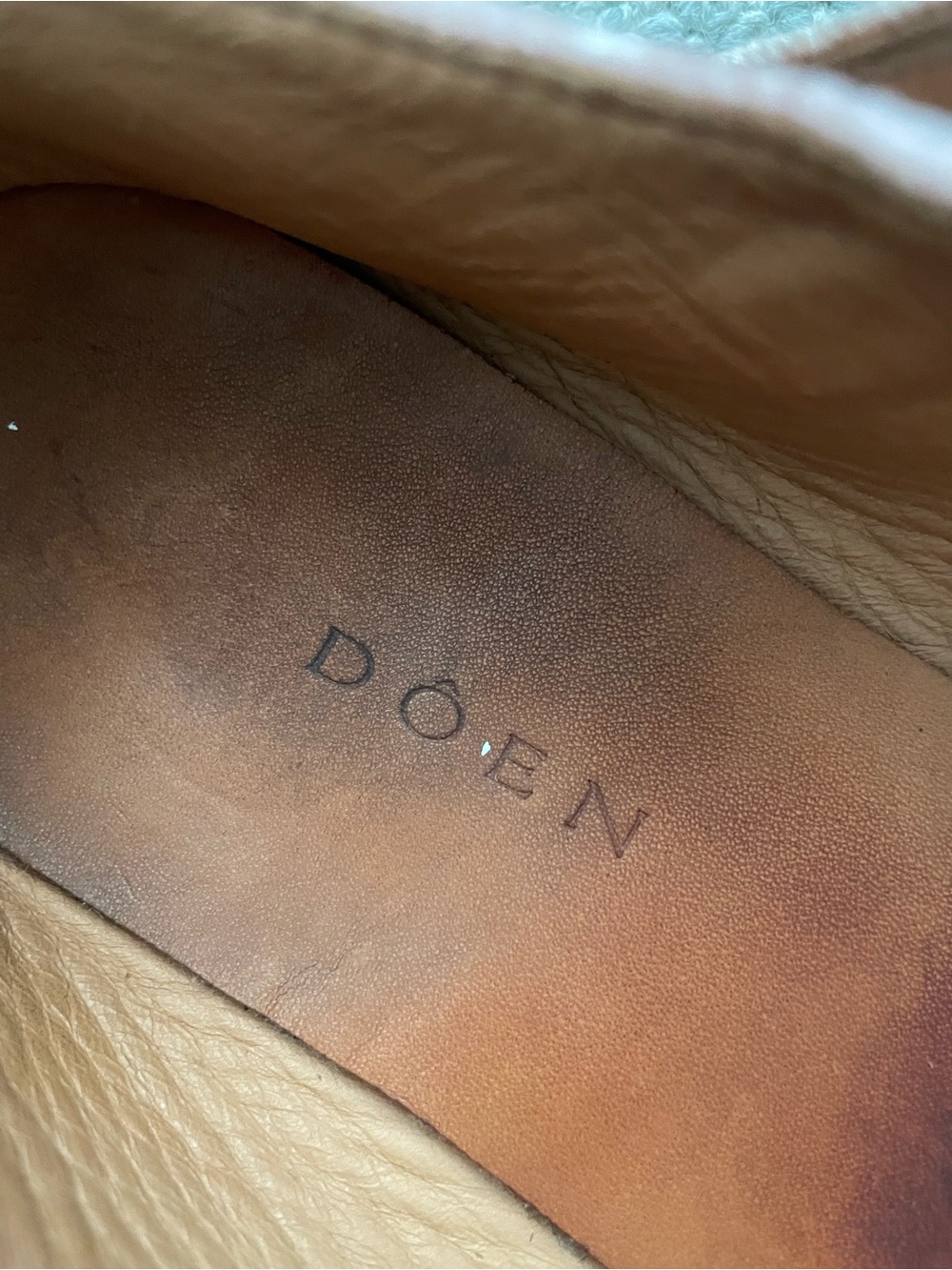 DOEN Women’s Mary Jane Gold Velvet Ballet Flats - Picture 7 of 8